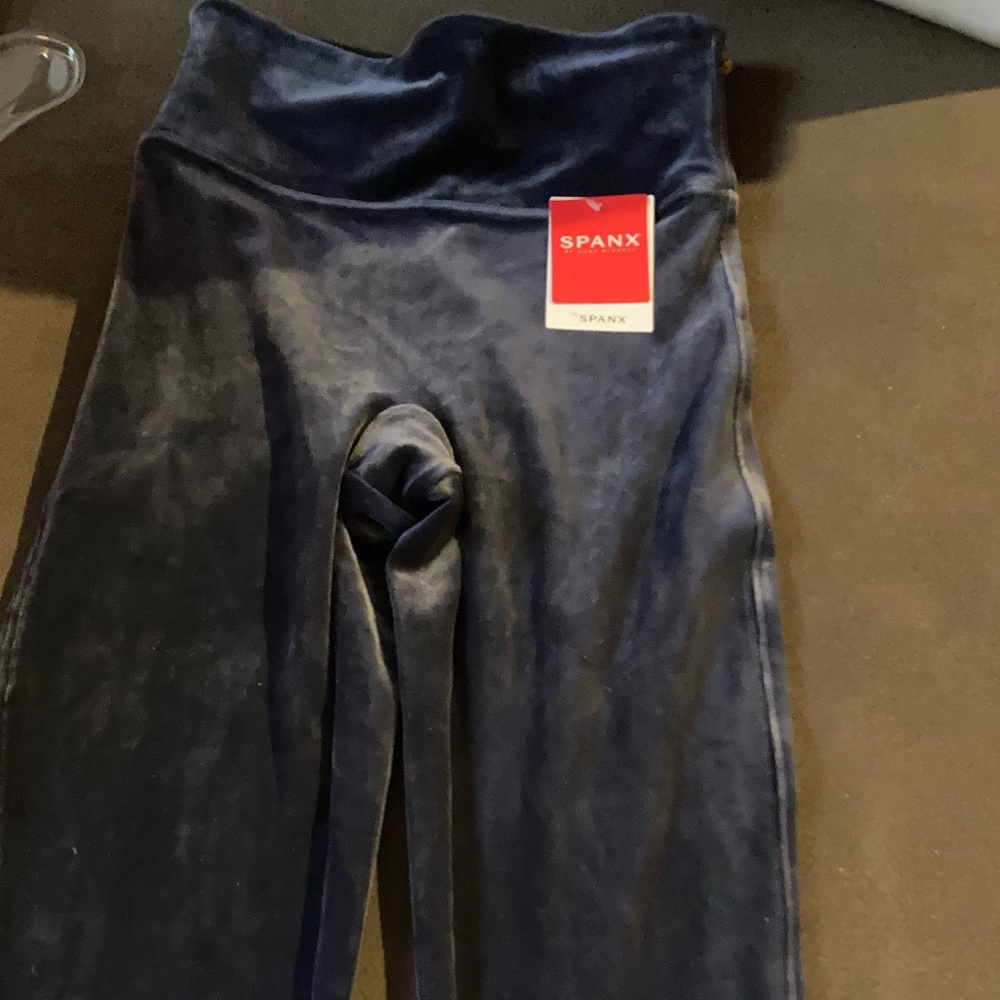 Velvet moon shadow legging by spanx xs.